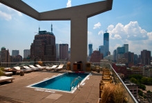 Pool på takterassen till the James Hotel SoHo, New York