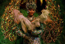 En grön karneval dräkt Plataforma Sambashow, Leblon Rio de Janeiro