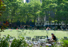 Stolar i Bryant Park, New York