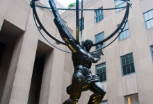 Atlas med himmelen på sina axlar av Lee Lawrie, New York