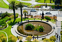 En liten damm vid De Young Museum, Golden Gate Park San Francisco