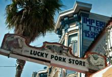 Skylt och hustak vid Mission Street San Francisco