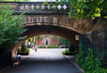 En tunnel under en väg i östra Central Park, New York