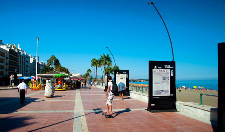 Tidig kväll på Estepona strandpromenad Tidig kväll på Estepona strandpromenad