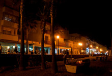 Paseo Maritimo strandpromenad kvällstid i Sabinillas