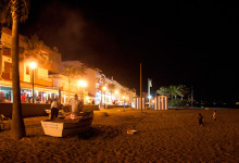 Paseo Maritimo strandpromenad kvällstid i Sabinillas