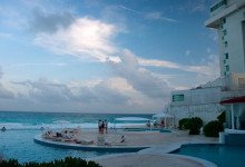 Molnig eftermiddag vid poolen, Bel Air Collection Hotel Cancún