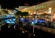 Venedig inspirerad kanal och gondol, La Isla Cancún