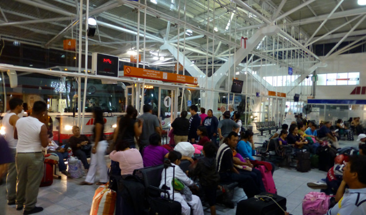 Vänthall ADO busstation Cancún Mexiko