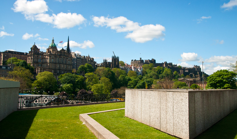 Stadsvy från Waverly Station, Edinburgh