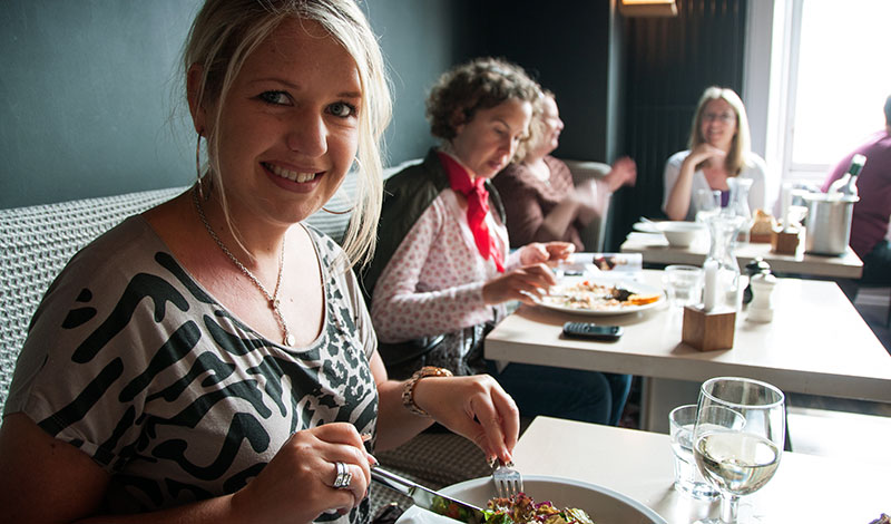 Anki vid lunch på The Outsider, Edinburgh Skottland