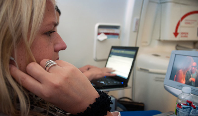 Anki på Air Canada Flight till Toronto