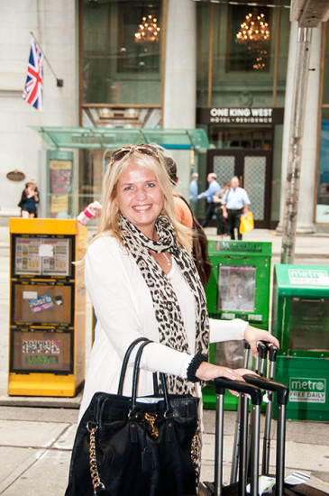 Anki framme på King Street i Toronto, Kanada