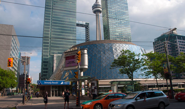 Roy Thomson Hall och skyskrapor, Toronto
