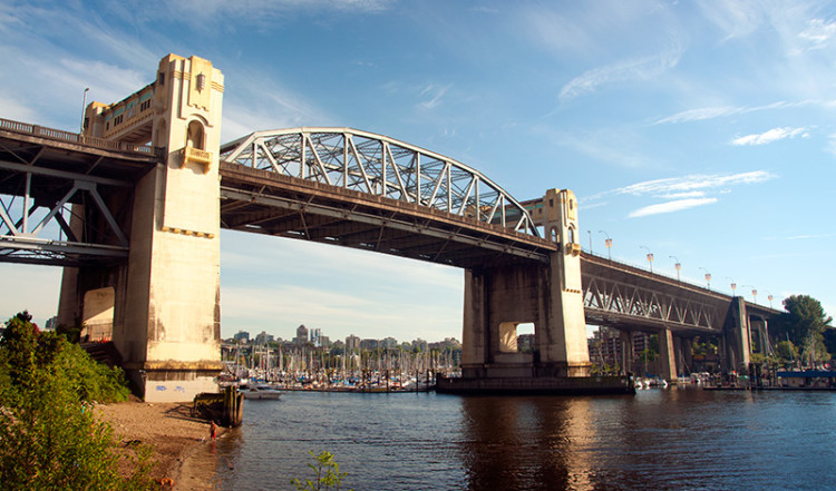 Eftermiddag sol över Burrard Bridge, Vancouver Kanada