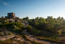Besök vid de vackert belägna mayaruinerna i Tulum