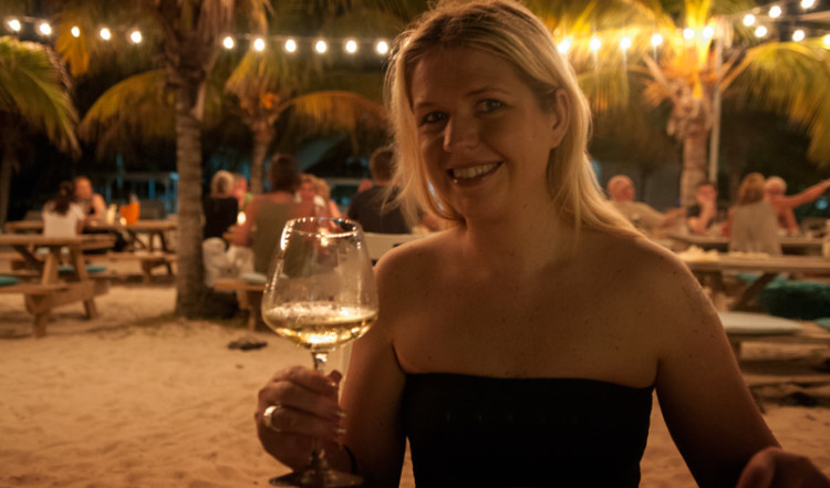 Anki på Zest strandservering, Curacao
