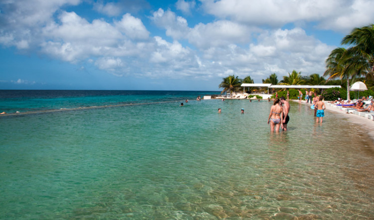 Pool och Strand, Papagayo Beach Club