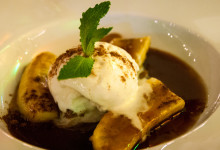 Stekt banan med Kalua och glass med fem olika kryddor, Ginger Restaurant, Willemstad