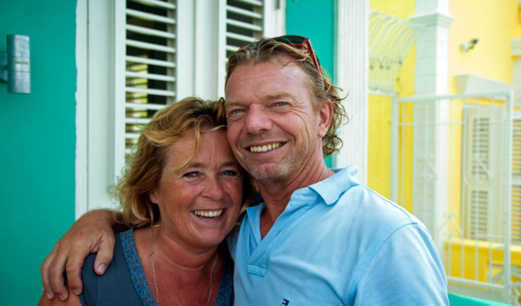 Britt och Ruud, ägarna till Bijblauw Hotel i Willemstad