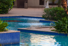 Poolområdet till Floris Suite Hotel i Willemstad, Curacao