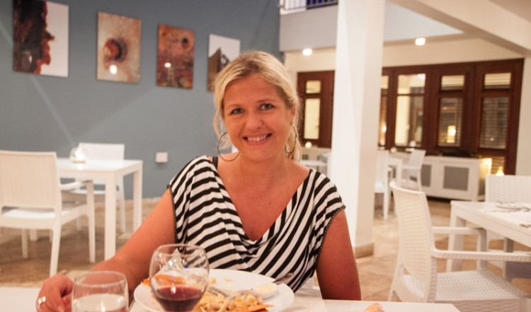 Anki på restaurangen till Floris Suite Hotel i Willemstad, Curacao
