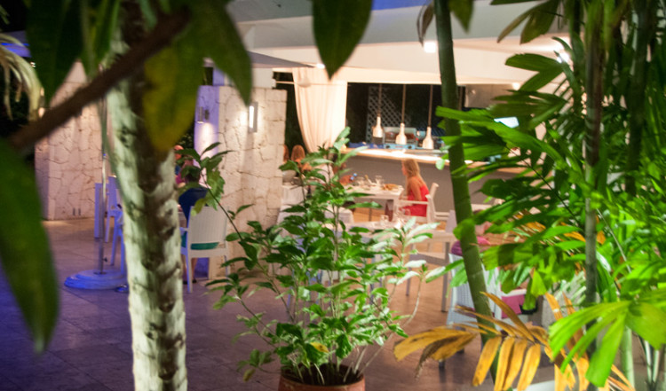 Restaurangens servering på Floris Suite Hotel i Willemstad, Curacao