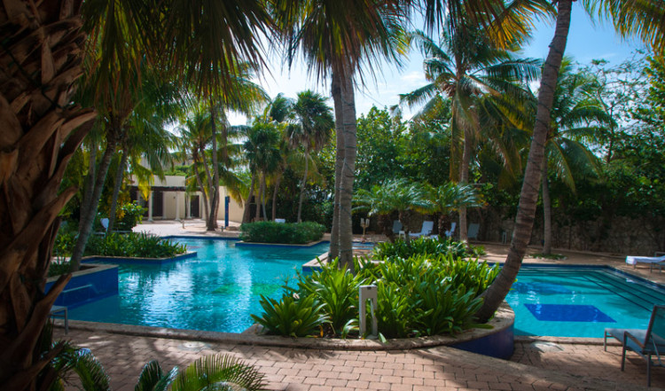 Pool område på Floris Suite Hotel, Curacao
