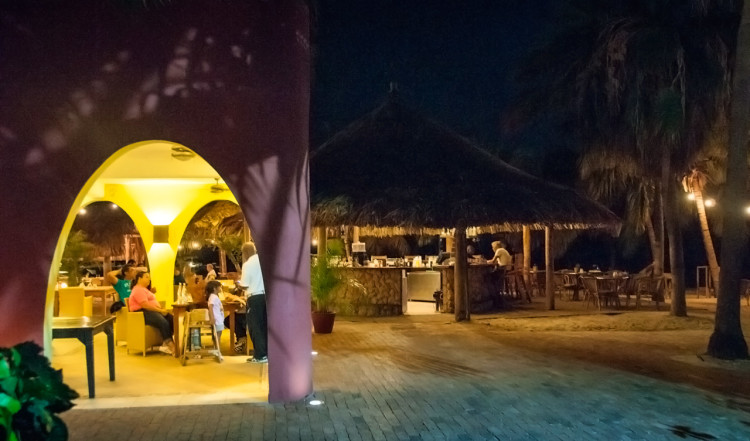 AzZuro Restaurang på Blue Bay Curaçao Golf & Beach Resort