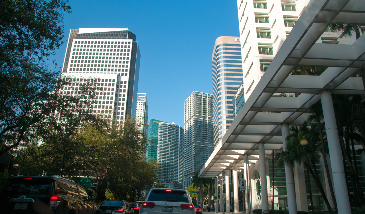 Med bil genom Downtown Miami