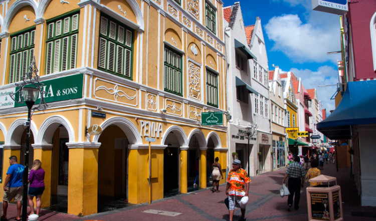 Den kända byggnaden Penha i hjärtat av Willemstad