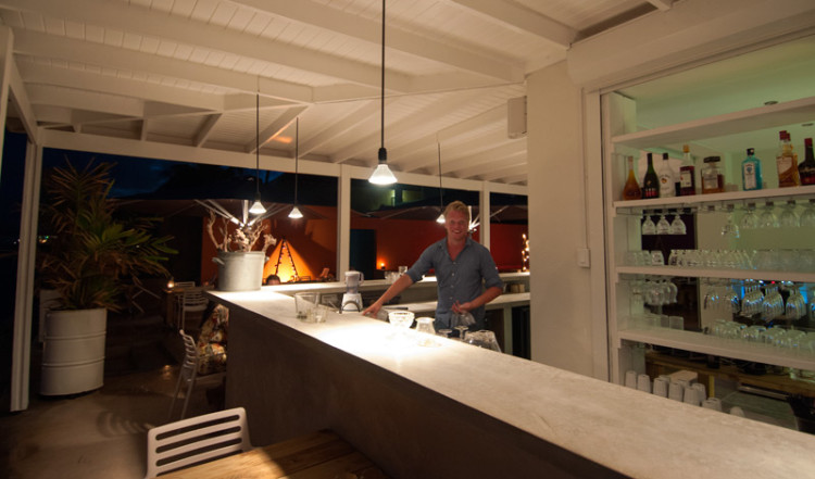 Baren till Bijblauw Hotel i Willemstad