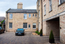 Innergården till Poets House, Ely
