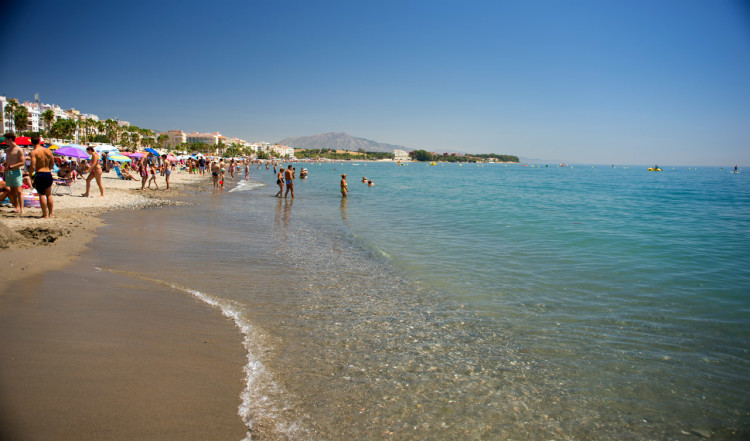 En härlig dag på stranden i Estepona