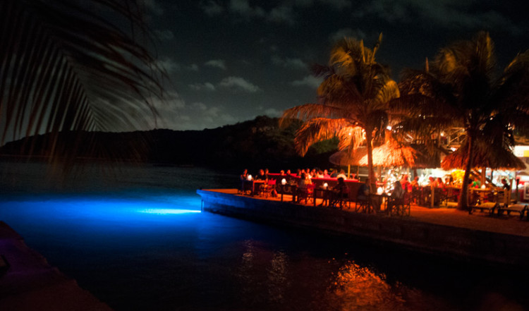 Kvällsvy över Tinto Restaurant, Curacao