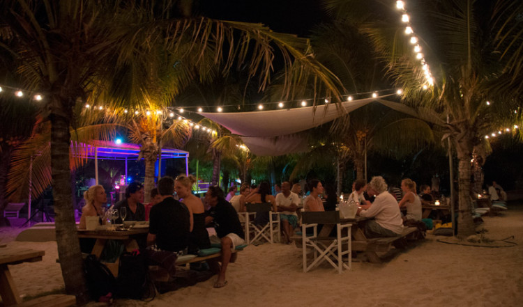 Zest Cafe på stranden i Jan Thiel, Curacao