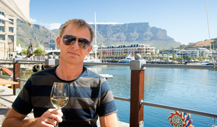 Vi njuter av tapas och sydafrikanskt vid på Den Anker i Waterfront, Kapstaden