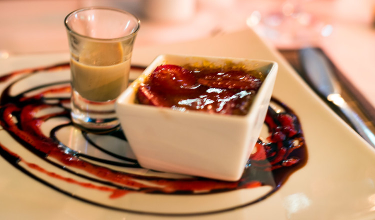 Dessert på Karibu Restaurant vid Waterfront