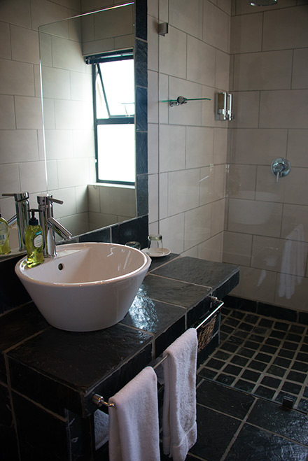 Badrum på Simonstown Guest House