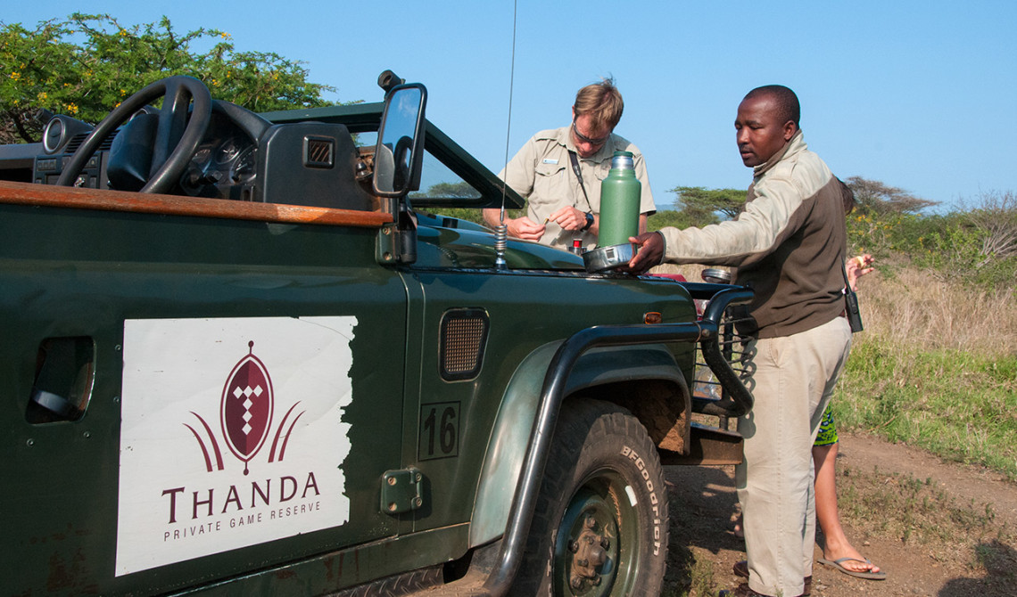 Kort stopp för en kopp kaffe under vår morgontur, Thanda Private Game Reserve
