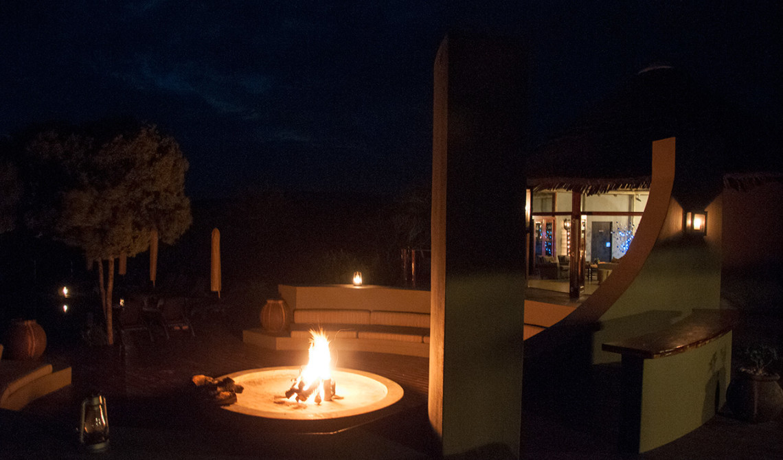 När vi kom tillbaka brann elden. Thanda Private Game Reserve