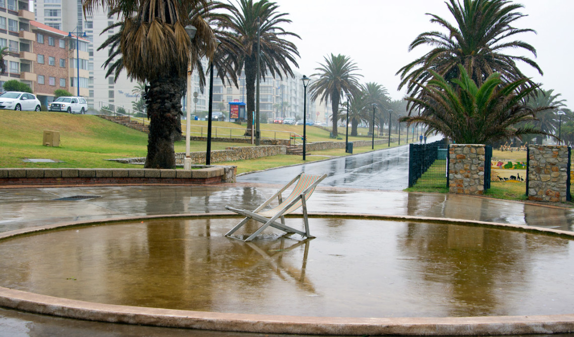 Kings Beach Walkway, en regnig dag i Port Elizabeth