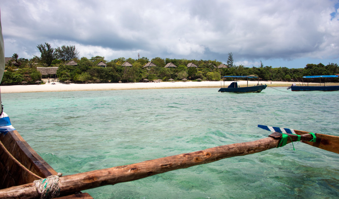 På väg tillbaka mot land och Manta Resort