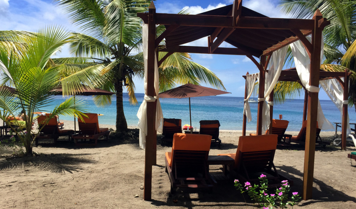 Ti Kaye Resort & Spa erbjuder sköna cabanas och solstolar