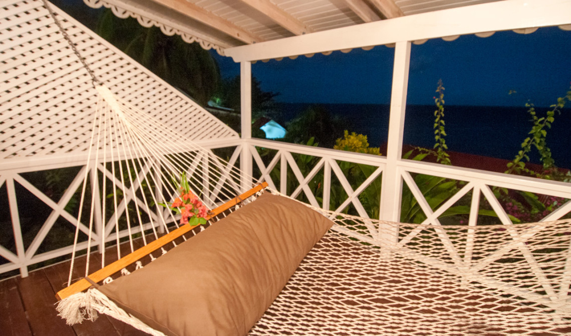 Hammock på verandan till vår villa på Ti Kaye Resort & Spa-på Saint Lucia