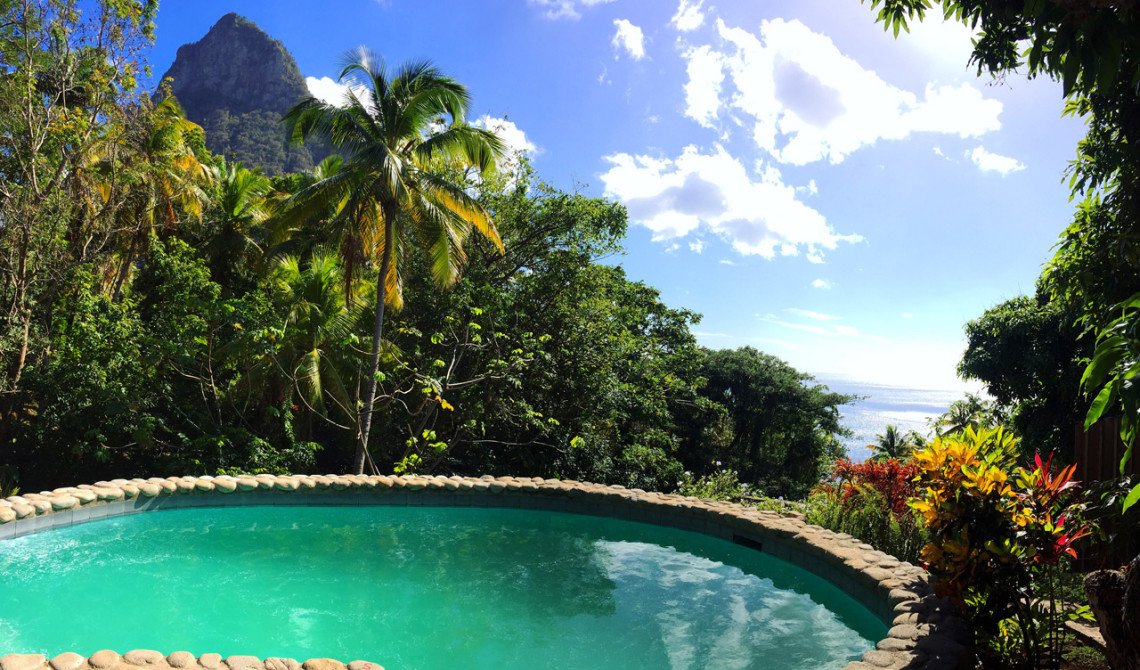 Vy från verandan till vår villa på Stonefield Estate Resort, Soufrière, Saint-Lucia