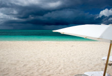 Dramatisk himmel i horisonten. West Bay Club Resort, Turks & Caicos