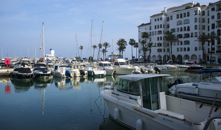Hamnen i Puerto de la Duquesa