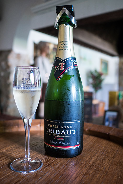 Champagneprovning på Tribaut Schloesser i Romery, Frankrike