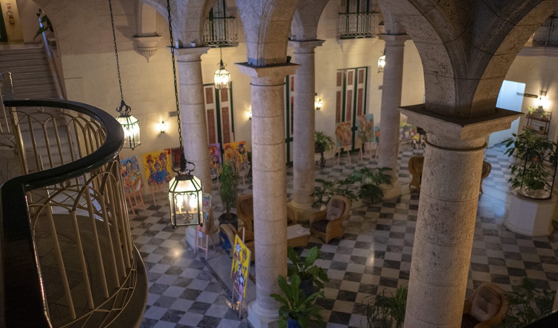 Vackra Hotel Florida i gamla stan i Havanna